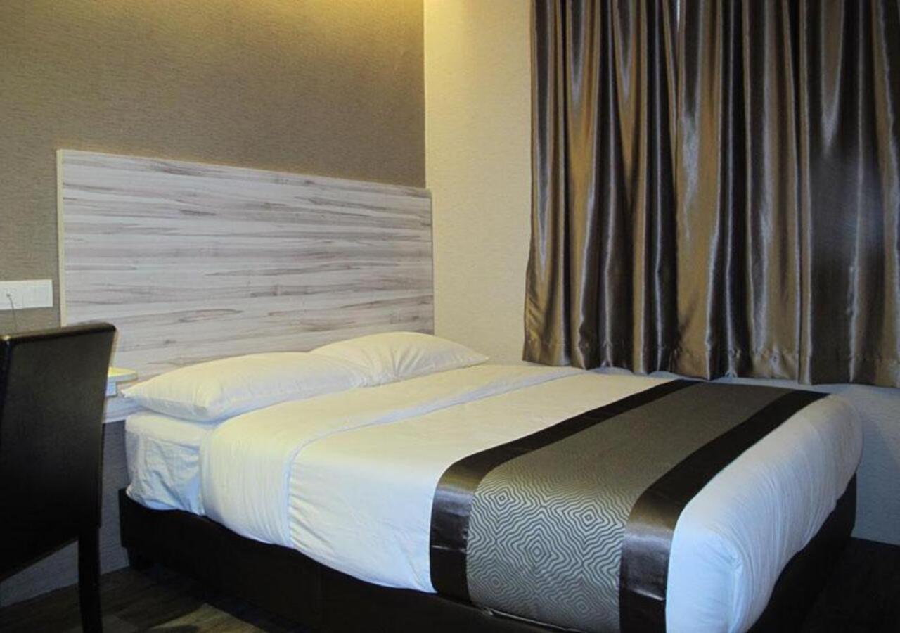 Hotel Austin Paradise - Taman Pulai Utama Skudai Exterior photo
