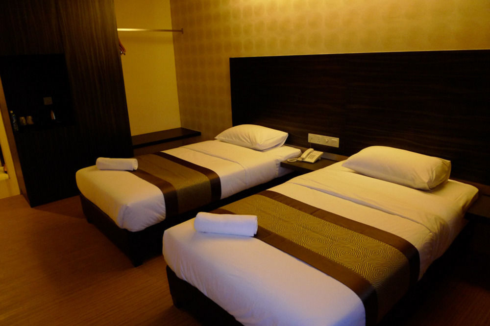 Hotel Austin Paradise - Taman Pulai Utama Skudai Exterior photo